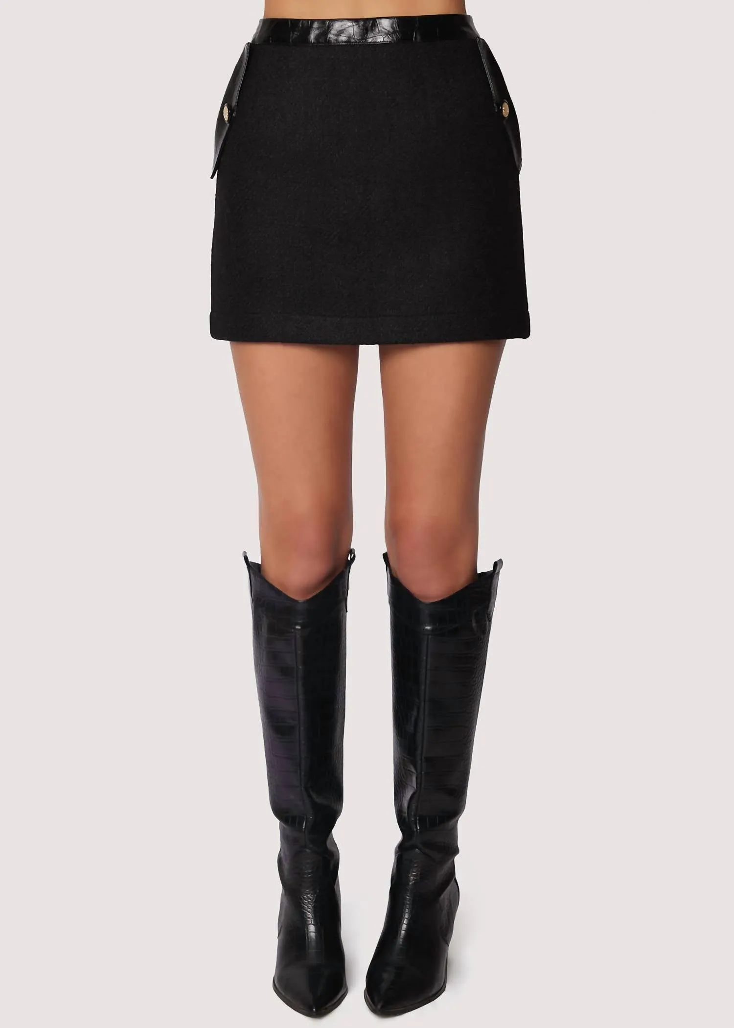 Alessia Fitted Mini Skirt In Black