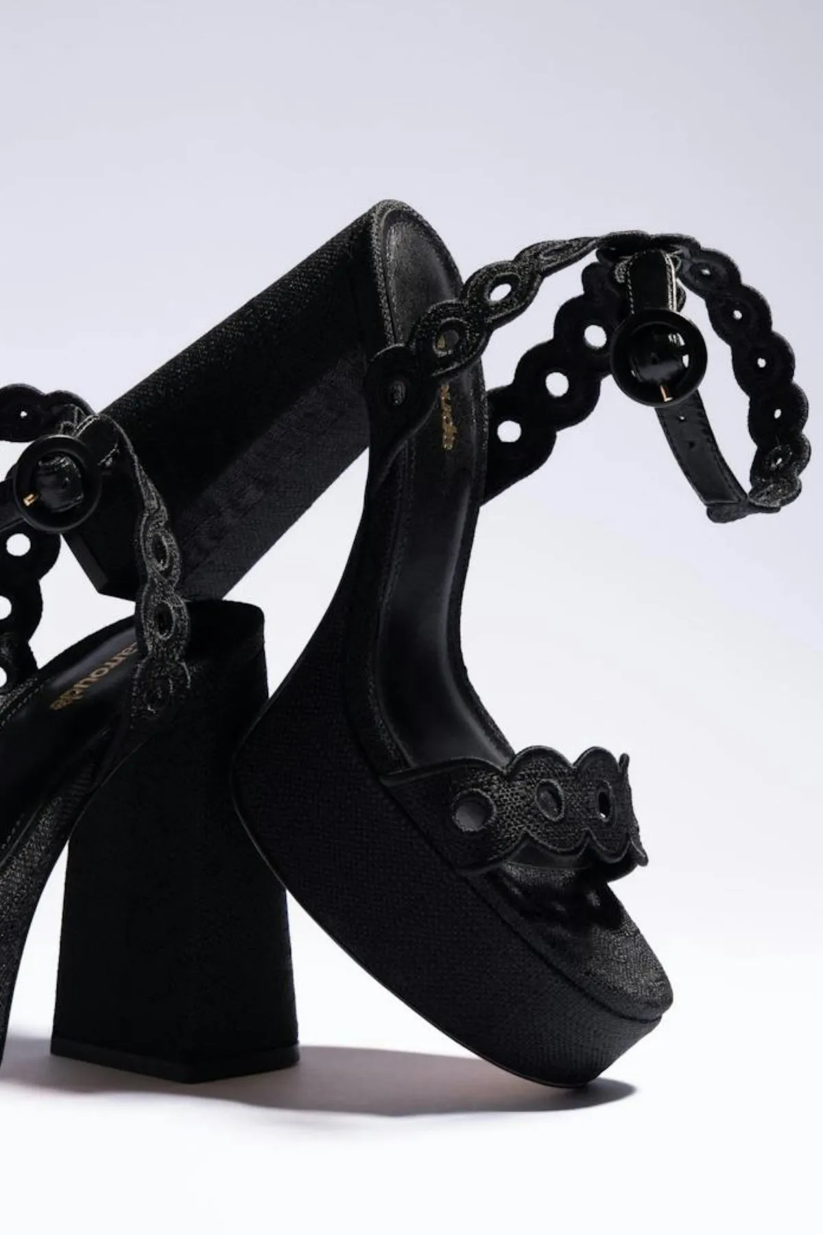 Dolly Broderie Sandal In Black Raffia