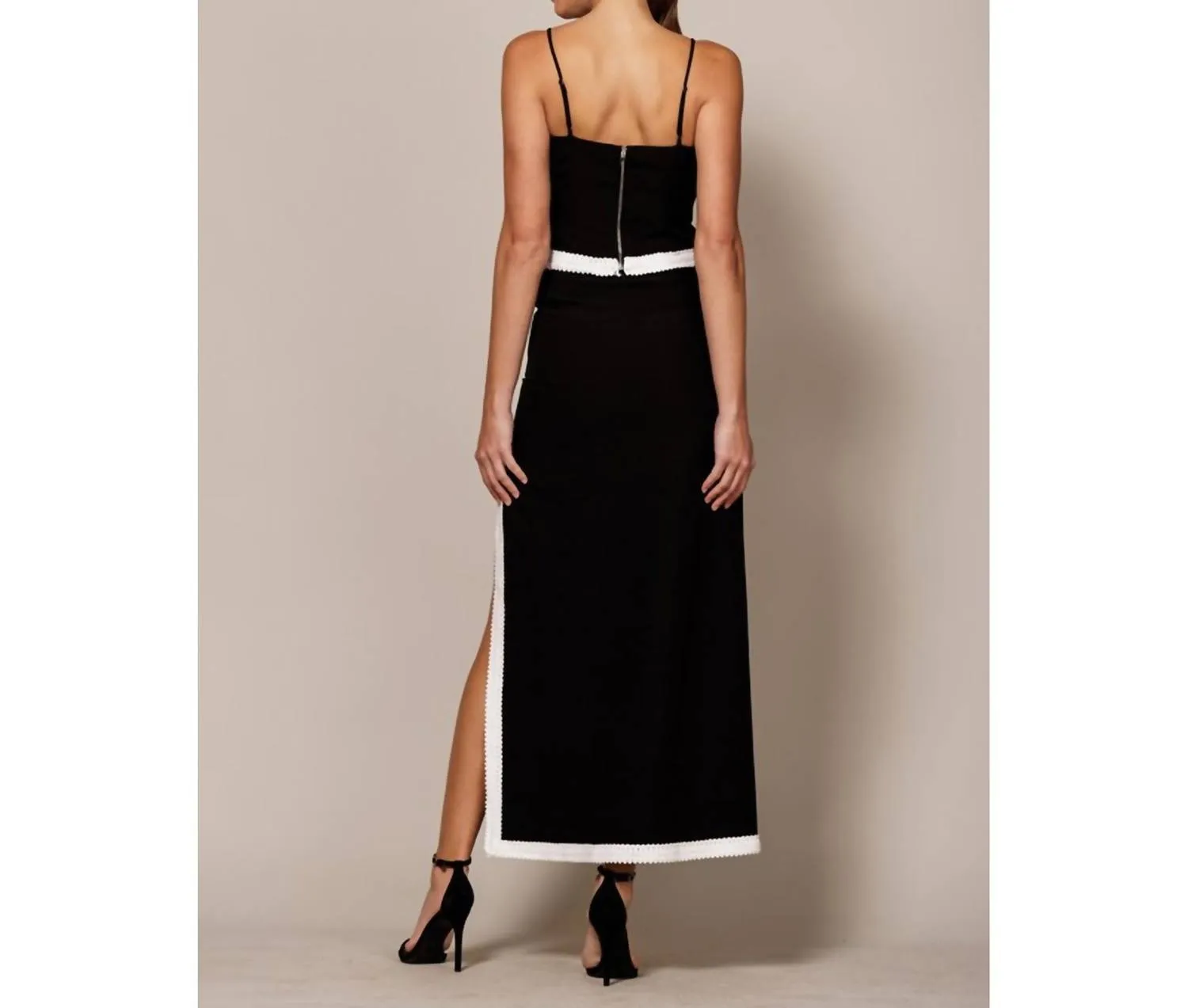 High Waisted Midi Skirt With Slit And Contrast In Black