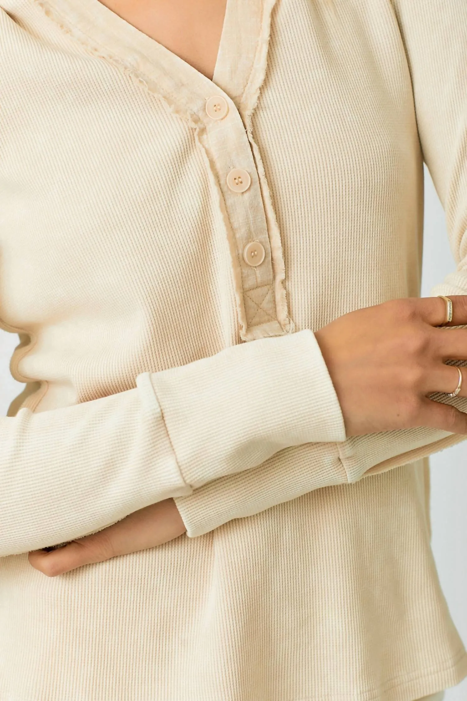 Hooded Thermal Spring Top In Washed Sand
