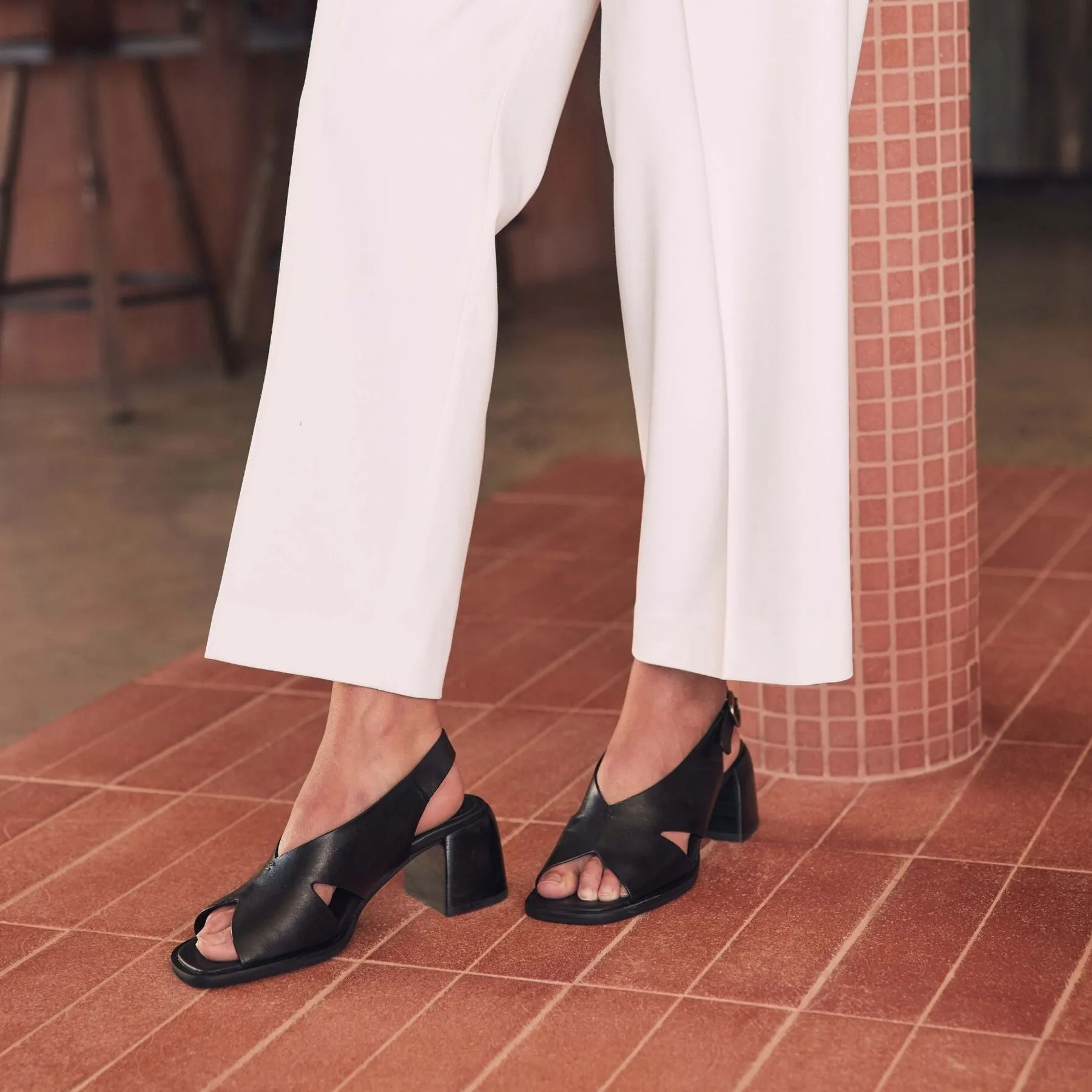 ISADORA LEATHER BLOCK HEEL SANDALS