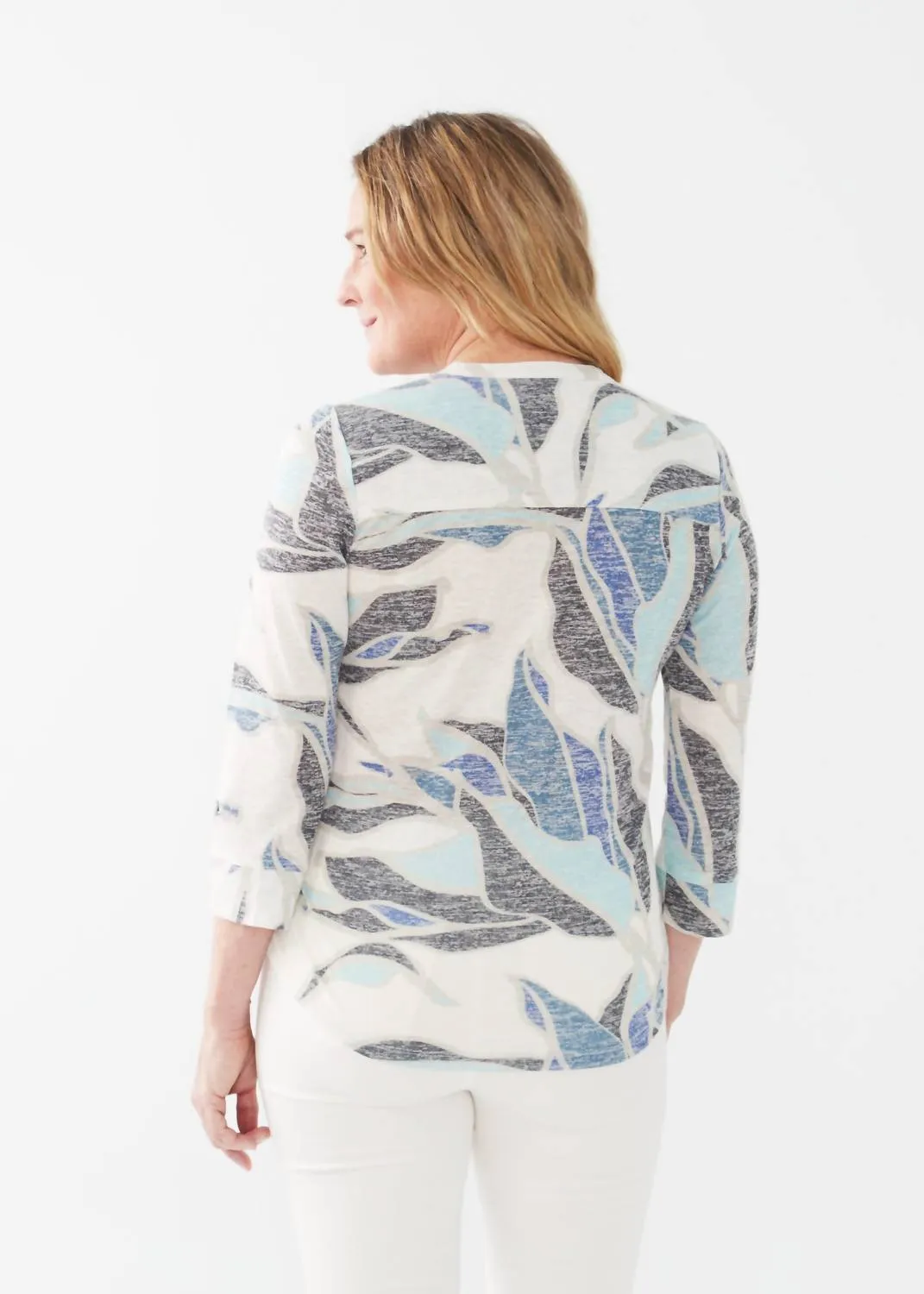 Leaf 3/4 Sleeve Henley Top In Gulla Leaf