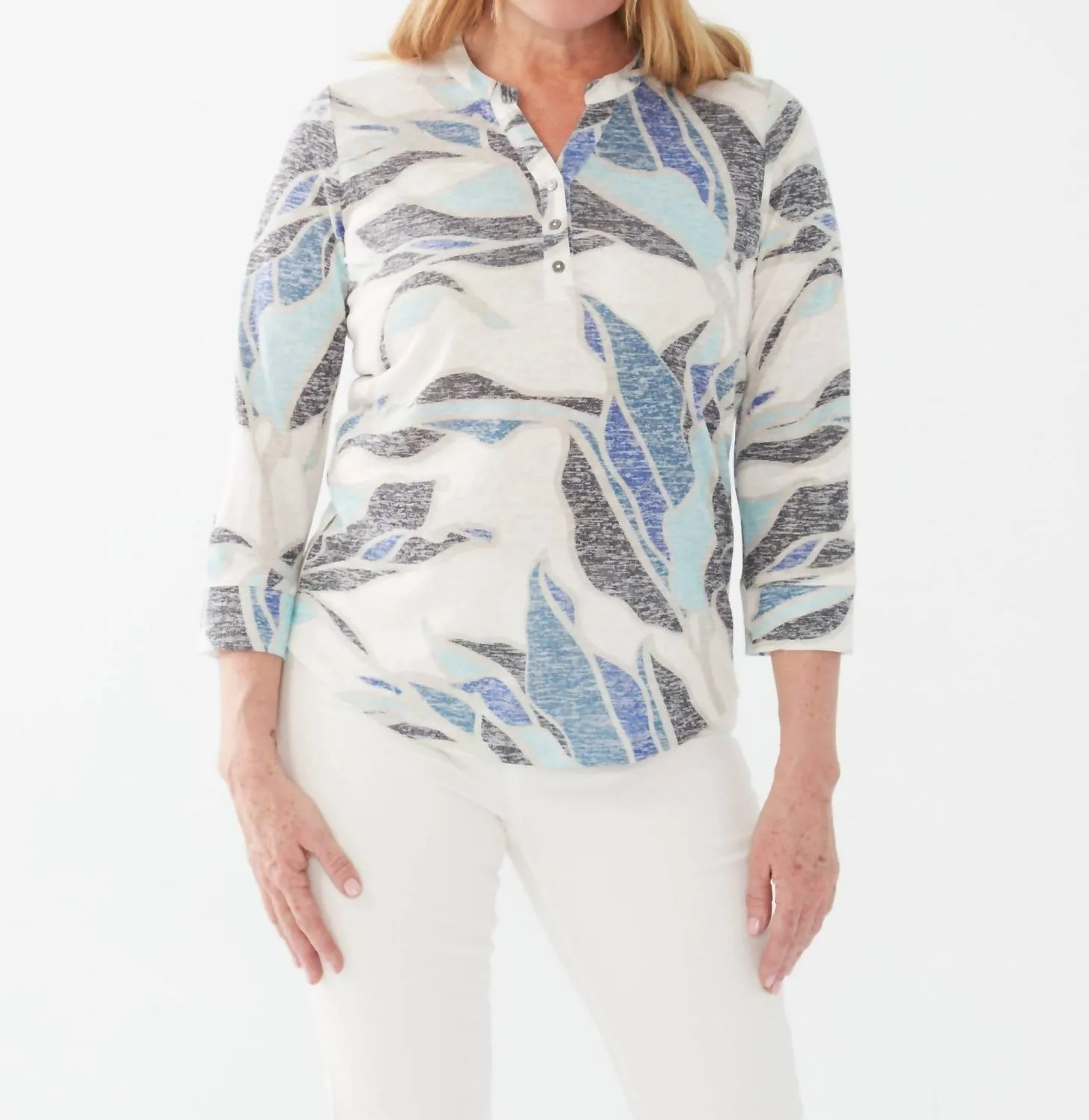 Leaf 3/4 Sleeve Henley Top In Gulla Leaf