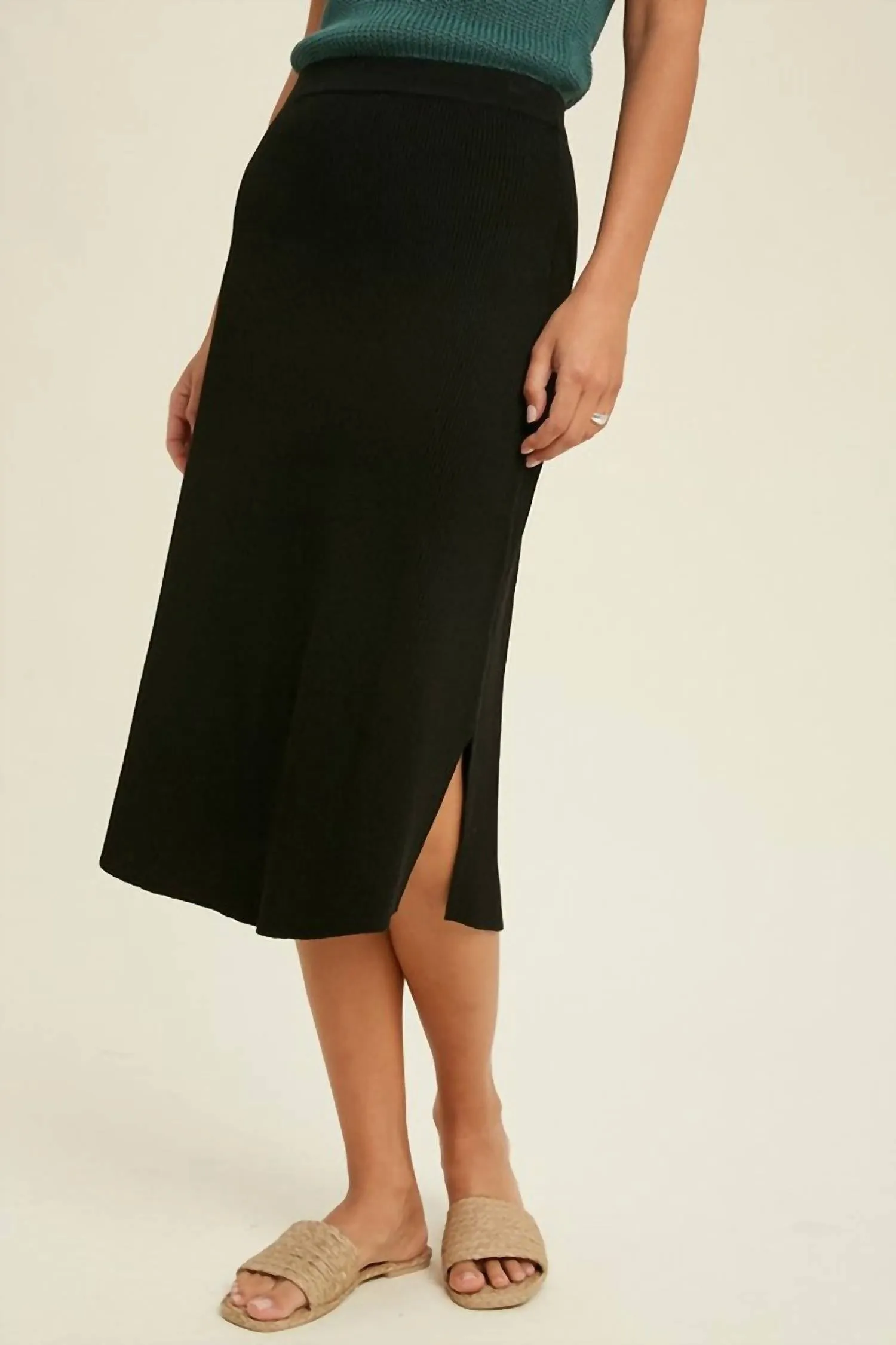 Ribbed Midi Sweater Skirt In Black