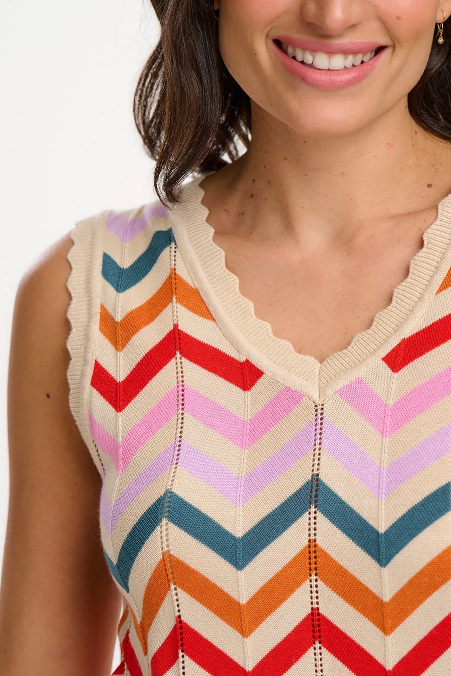 Rosy V-Neck Knit Vest in Cream Chevron