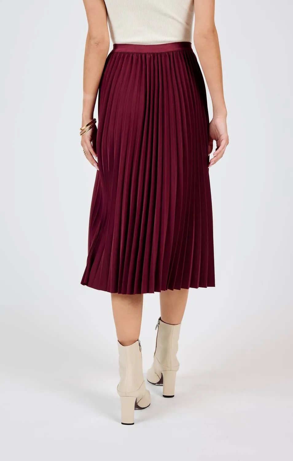 Silent Streets Skirt In Wine