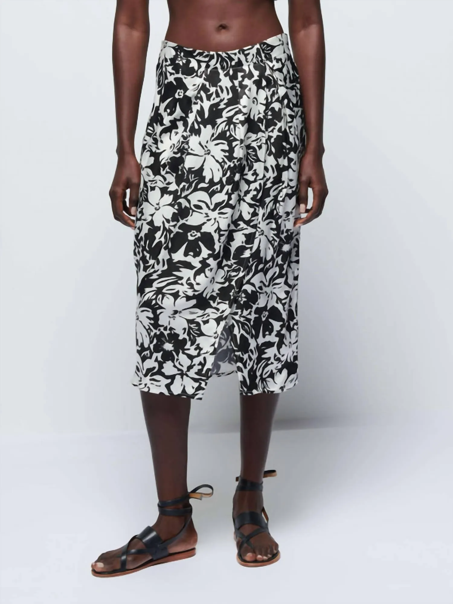 Suri Sarong In Black Botanical