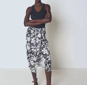 Suri Sarong In Black Botanical