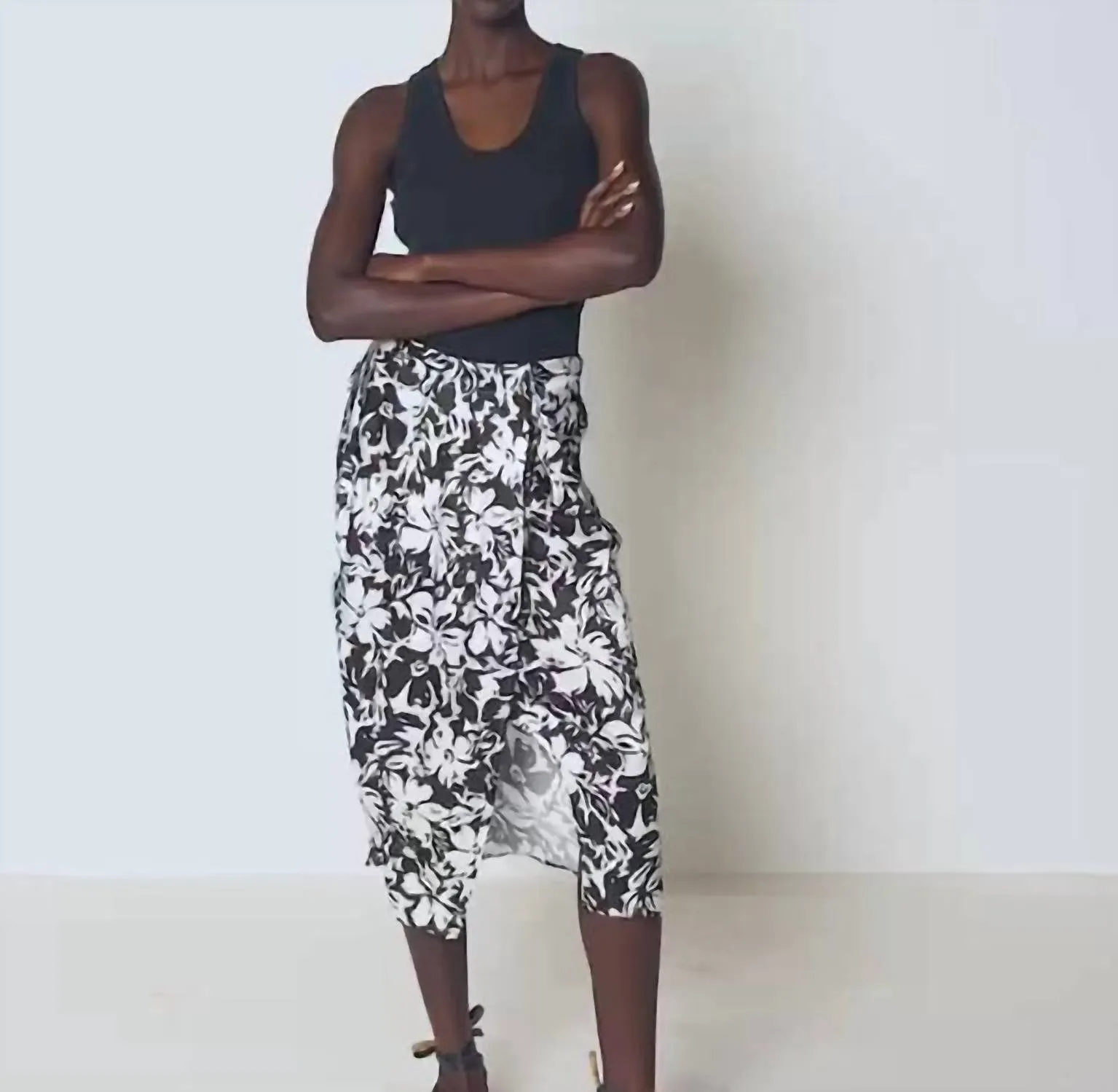 Suri Sarong In Black Botanical