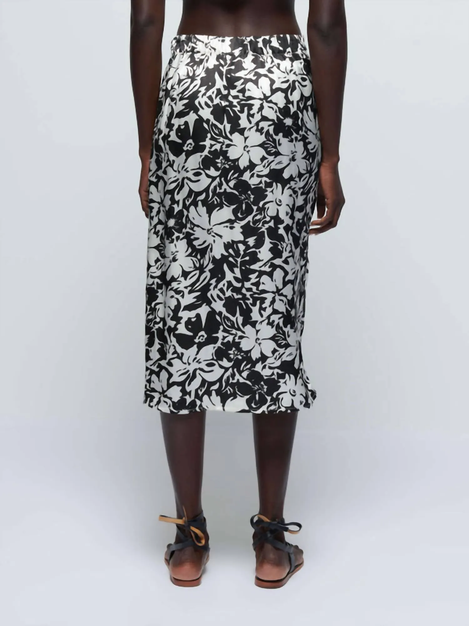 Suri Sarong In Black Botanical