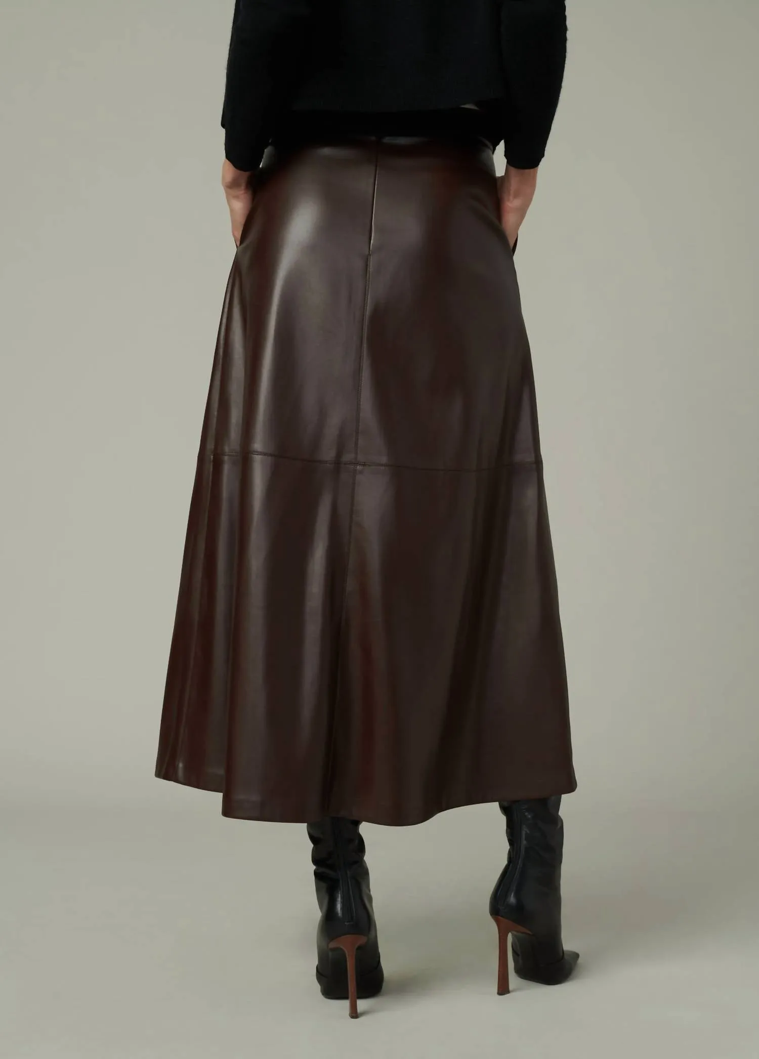Tavi Vegan Leather Skirt In Coffee Bean