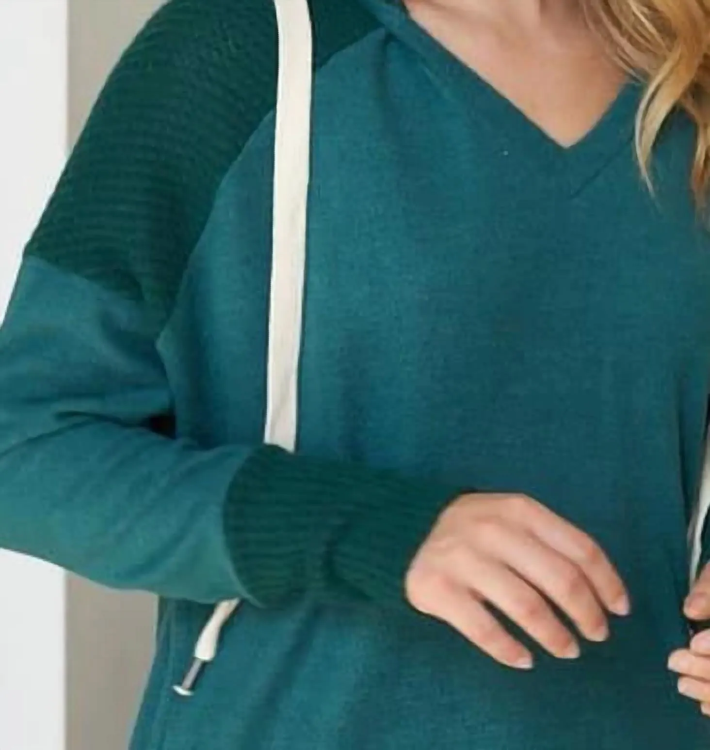 Two Tone Fuzzy Hoodie In Green