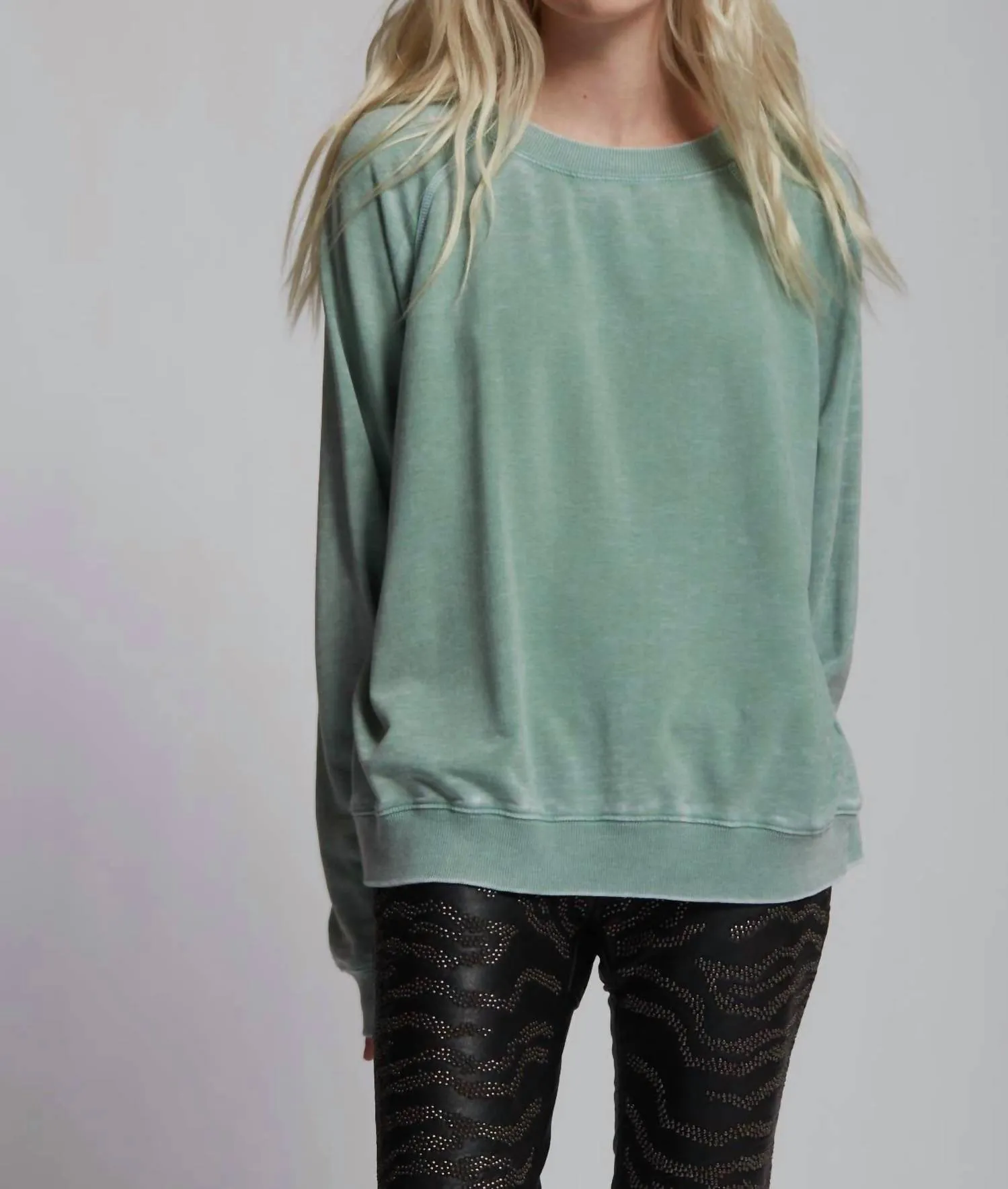 Unisex - Vintage Washed Sweatshirt In Dill Weed
