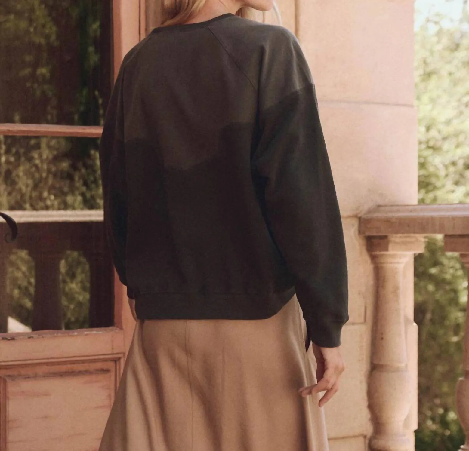 Western Slough Sweatshirt In Washed Black