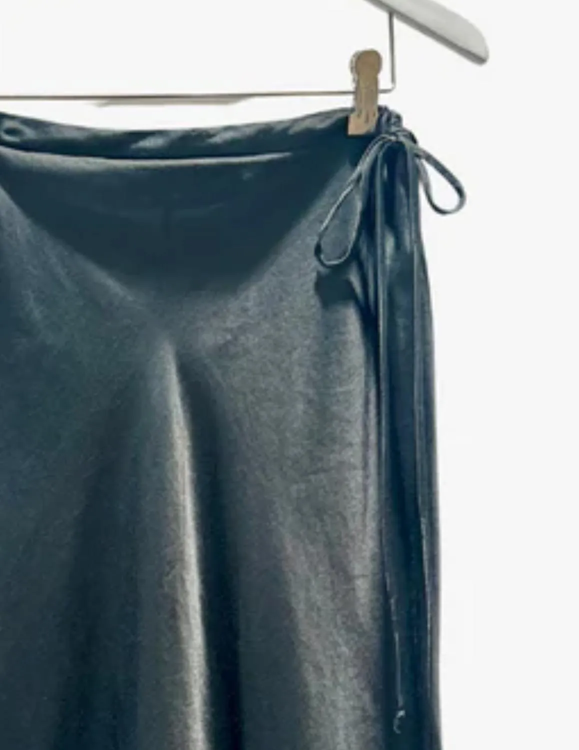 Women's 3/4 Garbo Skirt In Coal